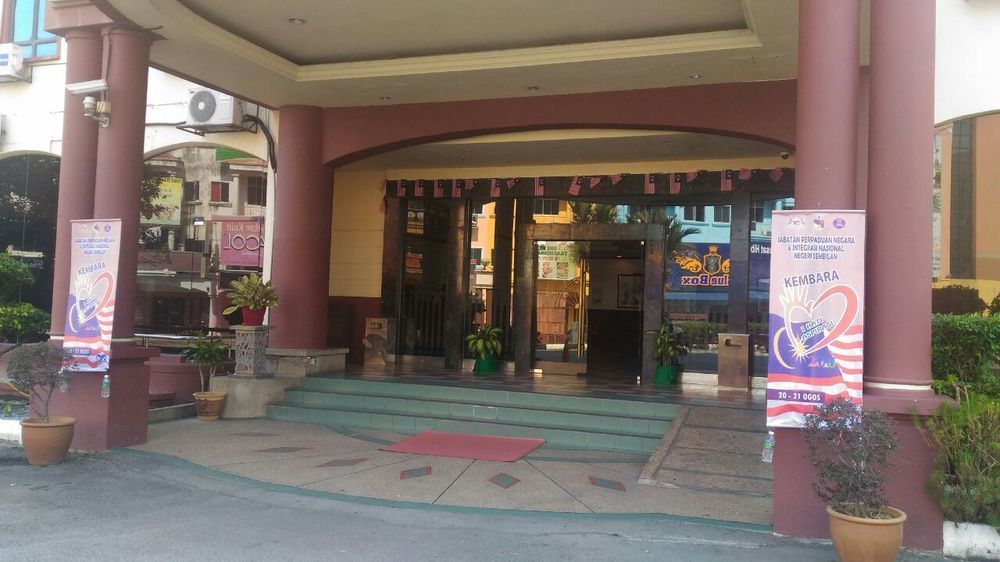 Hotel The Aston Nilai Exterior foto